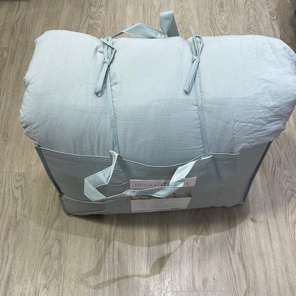 Dream Stories 4- Piece Comforter Set - Picture 2 of 4